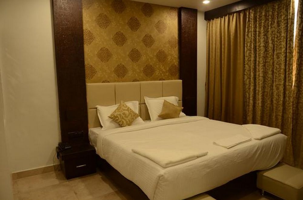 Ni Ambaari Suites In Mysore Extérieur photo