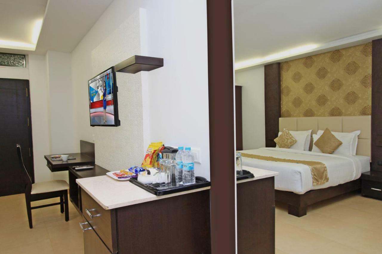 Ni Ambaari Suites In Mysore Extérieur photo